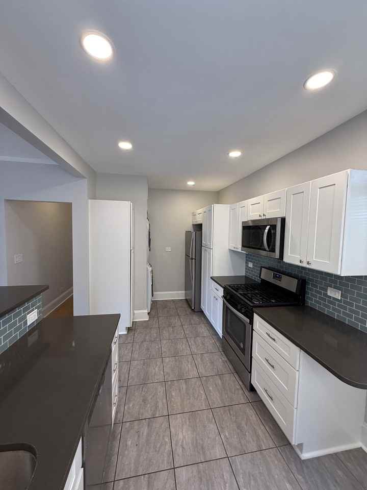 7422 7422 Madison Street2nd Floor West #7422-2W - Photo 4 of 38