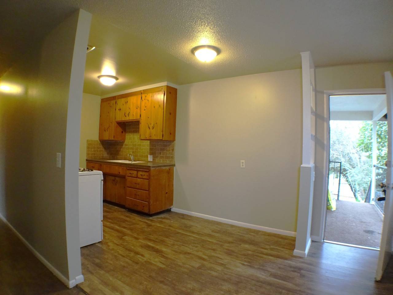 275 E 19th St #D - Photo 7 of 12