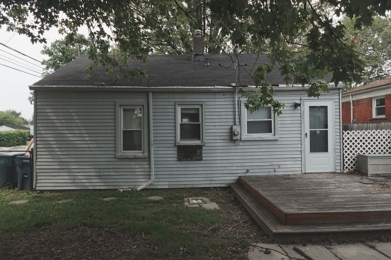 1697 London Ave #1 - Photo 3 of 14