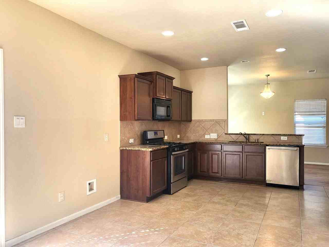 1906 Howth Ave #1 - Photo 7 of 41