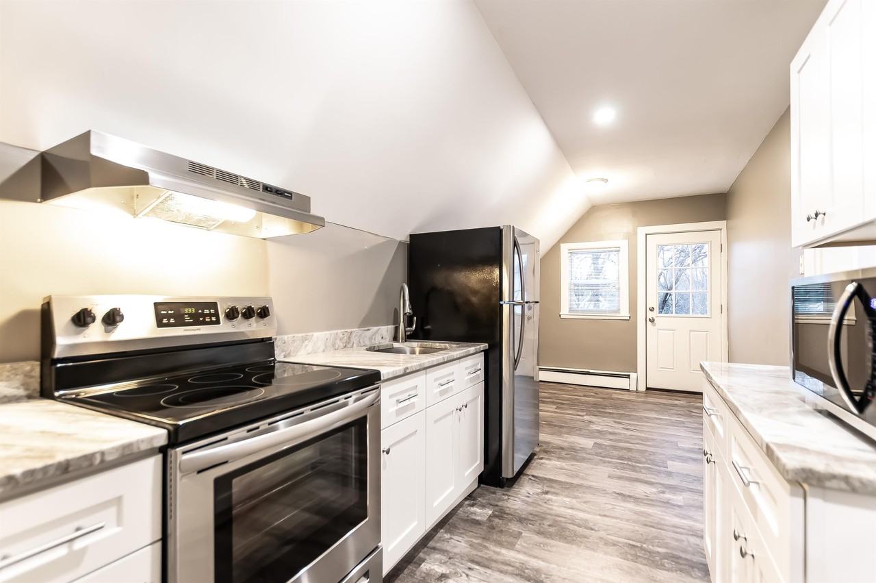 340 Pearl St #3 - Photo 7 of 13