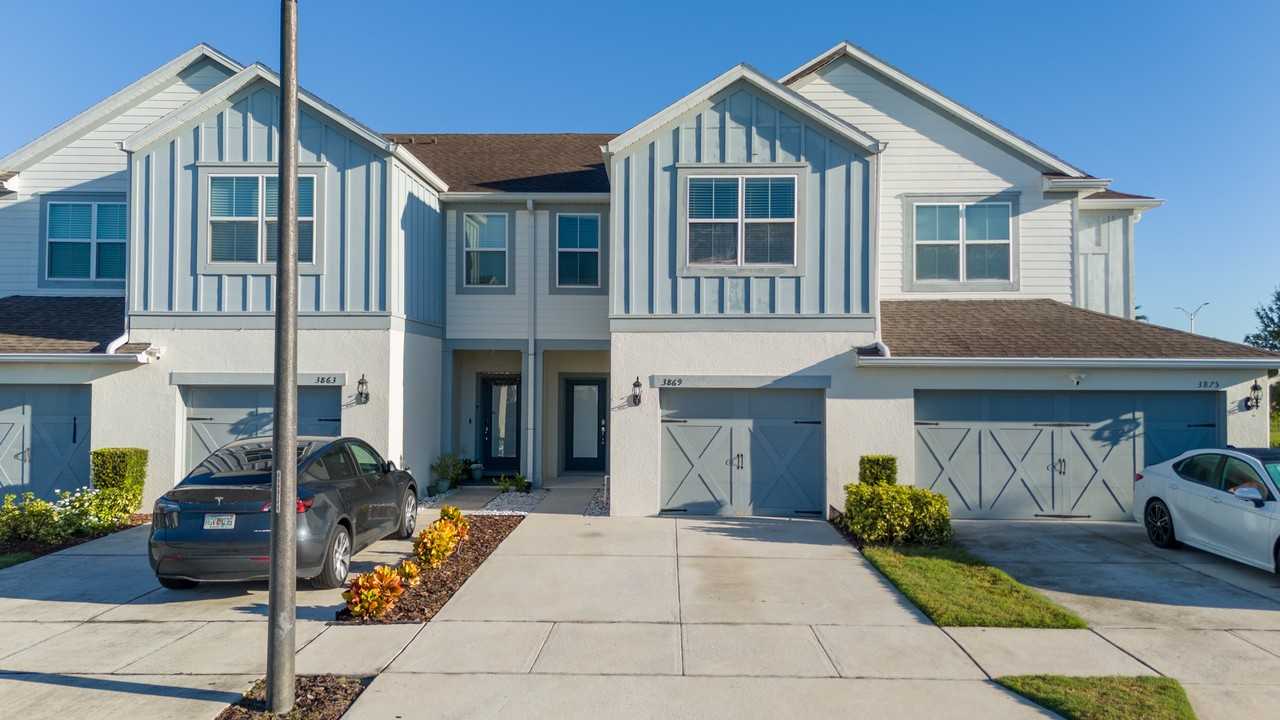 3869 Plainview Dr #1 - Photo 3 of 33