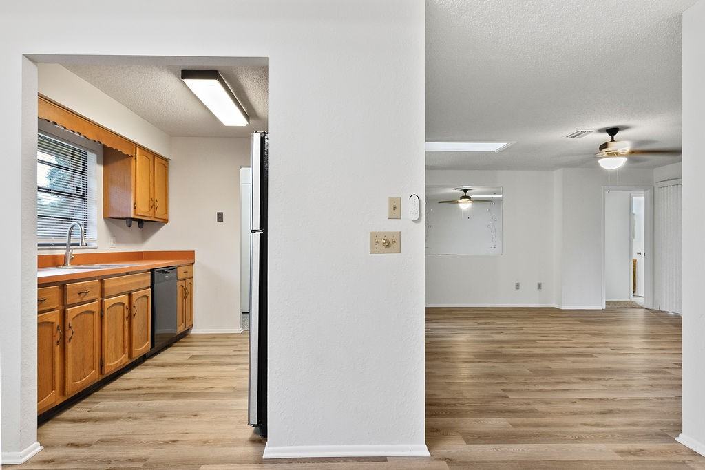 223 E Fern Dr #1 - Photo 4 of 18