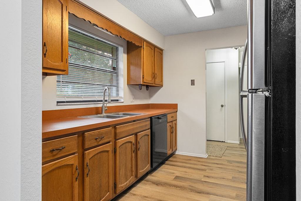 223 E Fern Dr #1 - Photo 6 of 18