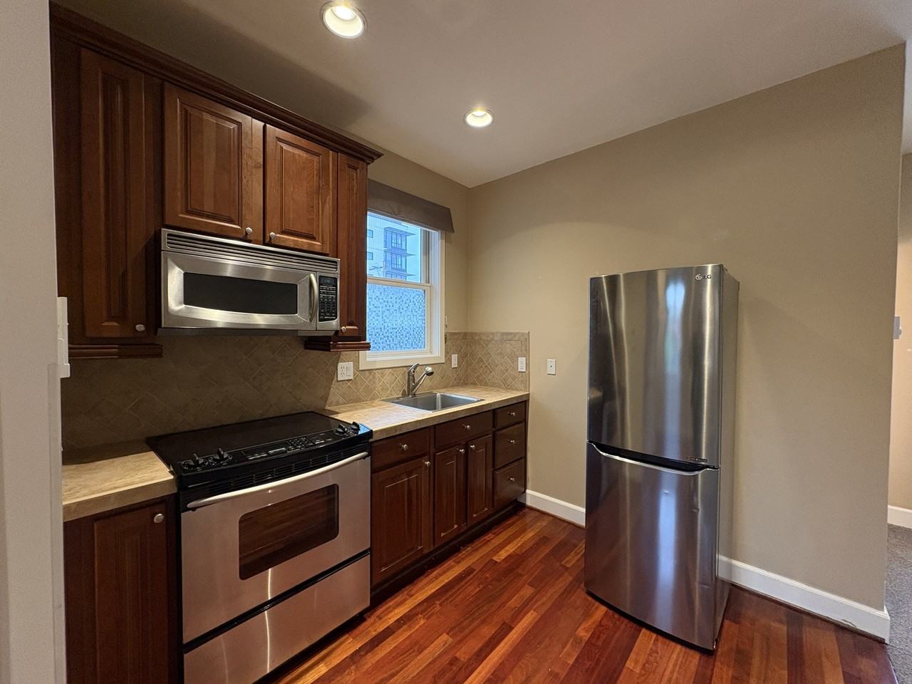 1926 Nw Overton St #1 - Photo 5 of 11