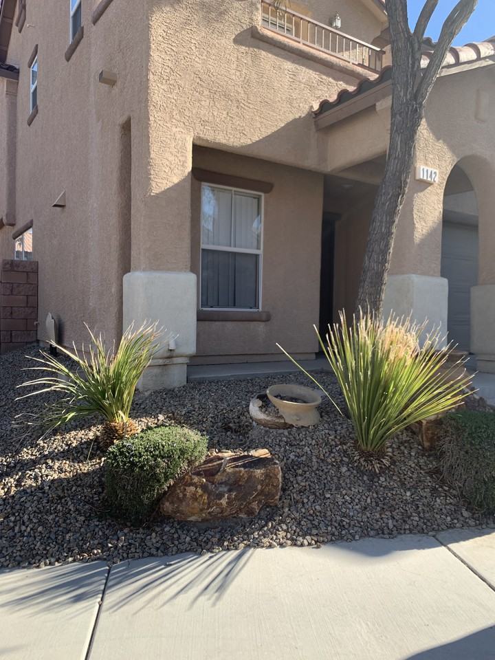 1142 Paradise Garden Dr #1 - Photo 2 of 16