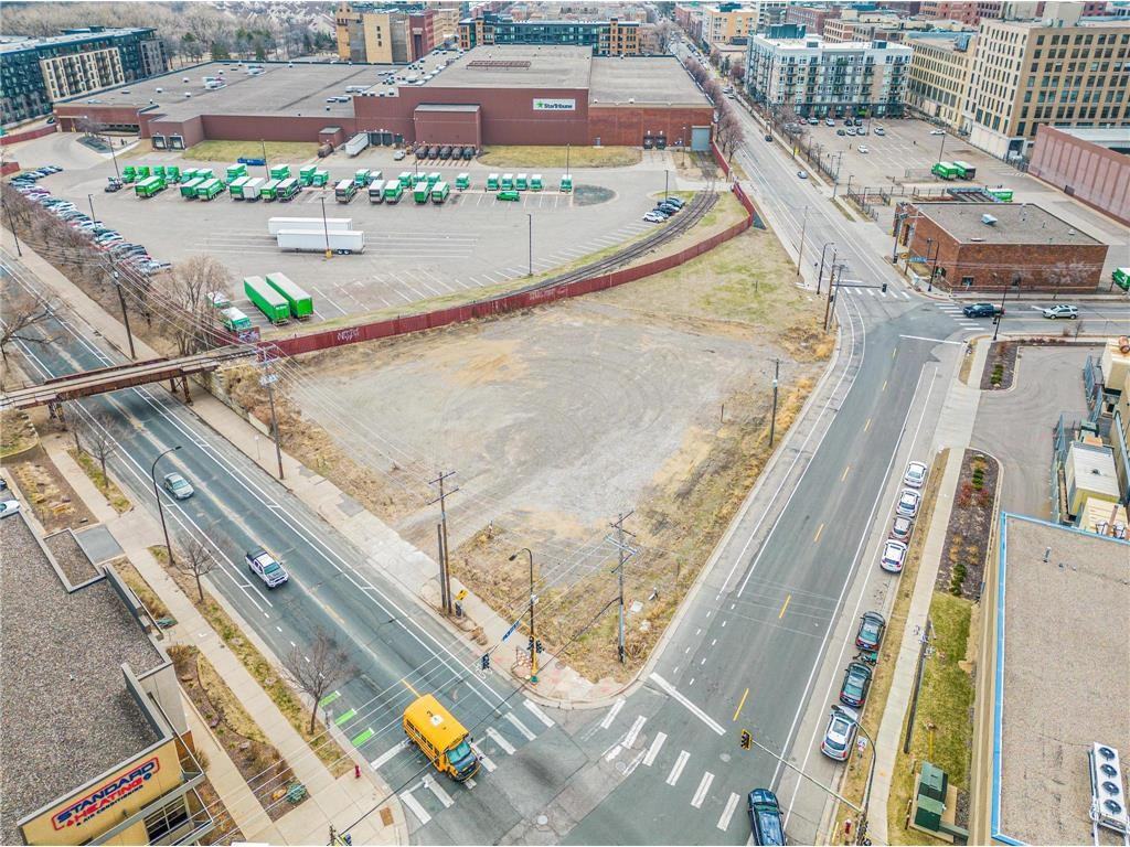 129 Plymouth Ave N #0 - Photo 3 of 8