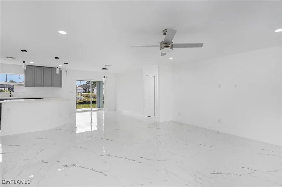 2505 39th Street #402 - Photo 4 of 10