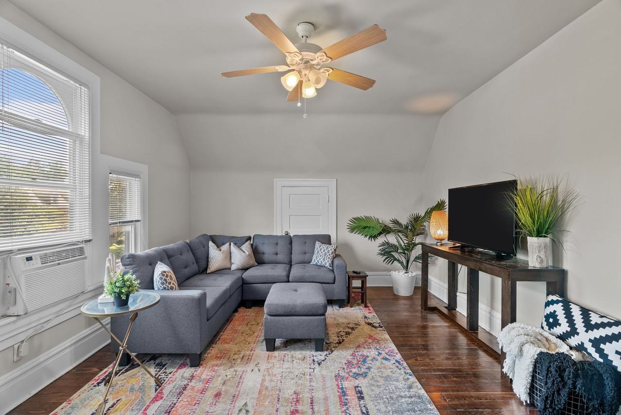 4600 4600 McPherson Ave3rd FL #W3 - Photo 4 of 39