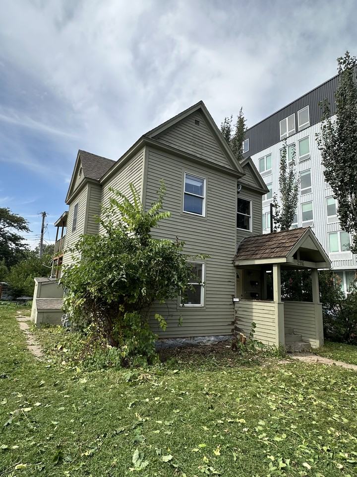 2916 Grand Ave S #1 - Photo 2 of 15