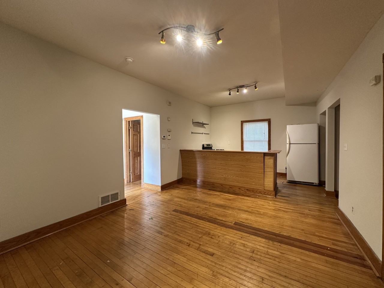 2916 Grand Ave S #1 - Photo 5 of 15