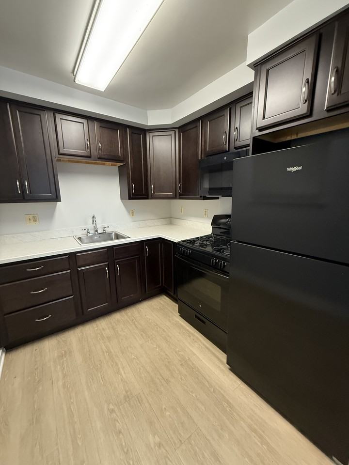 1431 1431 E Street NEUnit #3 - Photo 6 of 12