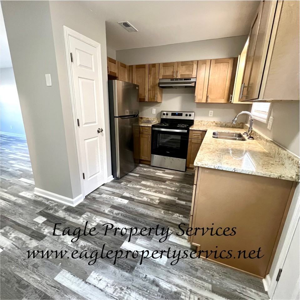 914 West Crawford Street #914-6 - Photo 4 of 10