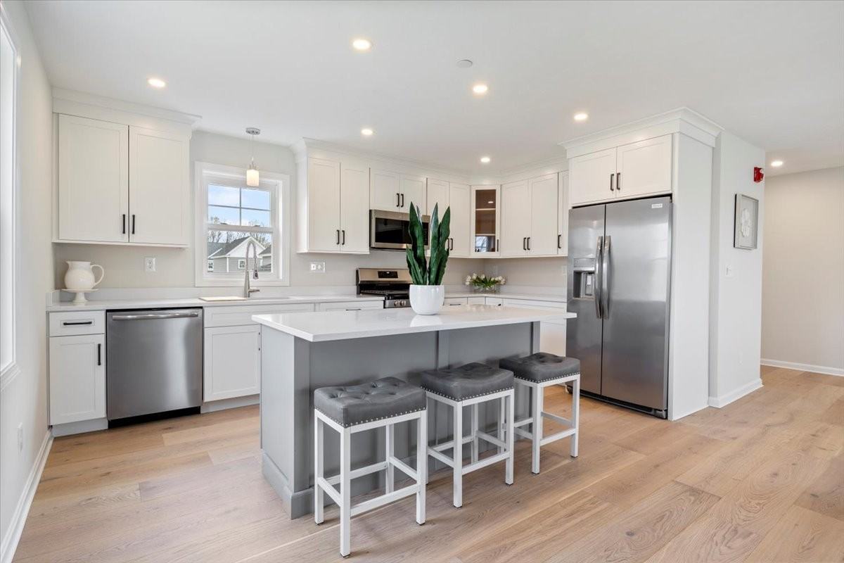 32 Regency Circle #32-2 - Photo 3 of 15