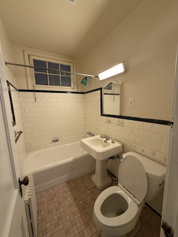 5004 2nd Street Northwest #5004-3 - Photo 7 of 24