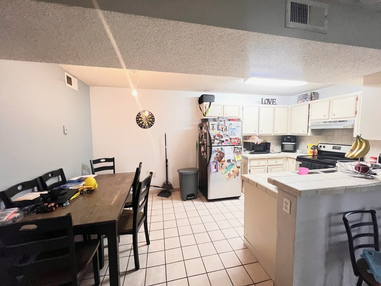 350 Palm Circle East #1 - Photo 2 of 8