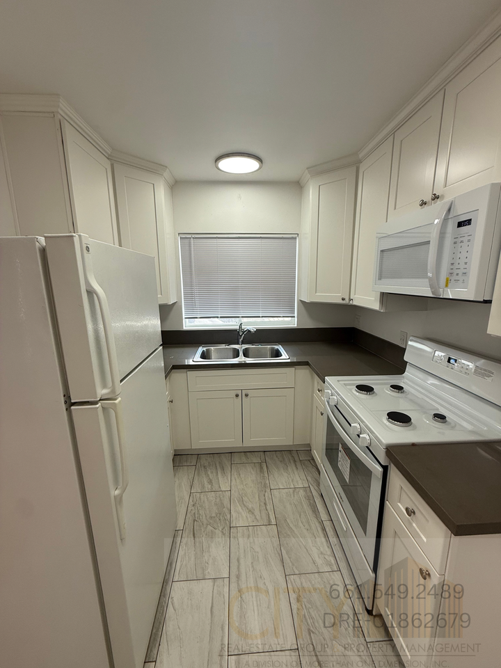 608 Pine St #608 - Photo 5 of 9