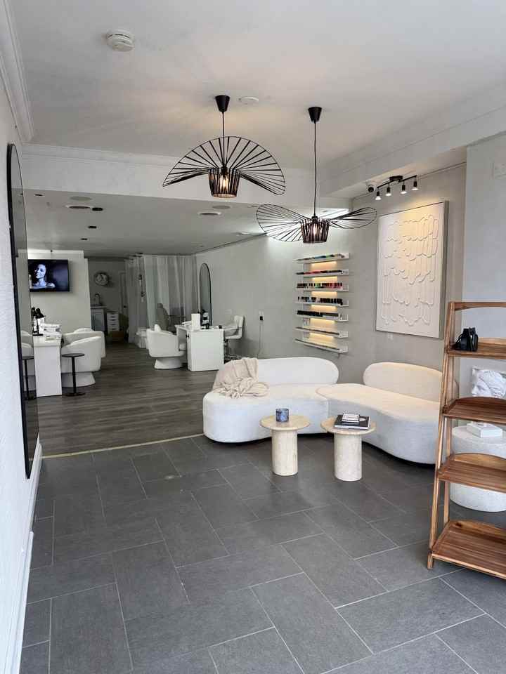 135 135 Sunrise Highway - Store Front - Photo 2 of 29