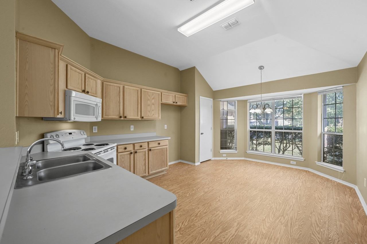 9229 Chesapeake Ln #1 - Photo 5 of 22