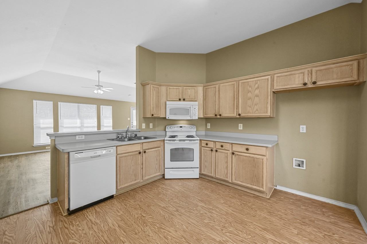 9229 Chesapeake Ln #1 - Photo 6 of 22