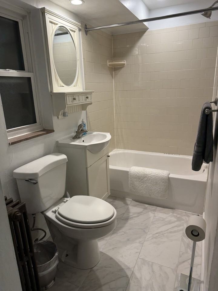 101 101 Marion AveApt 3 #3 - Photo 4 of 13