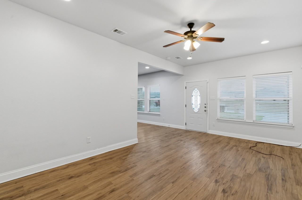 4805 Pickett St #1 - Photo 3 of 24