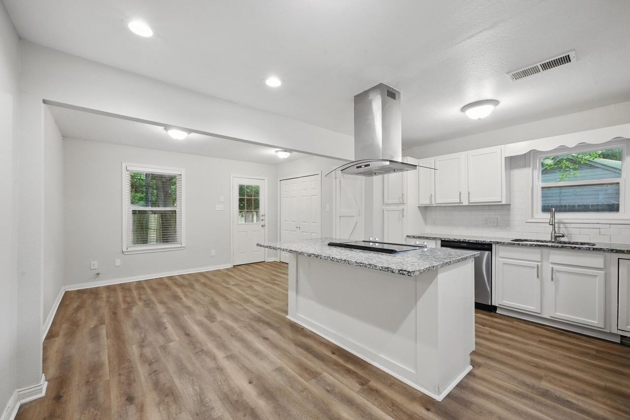 1003 Pecan Dr #1 - Photo 2 of 26