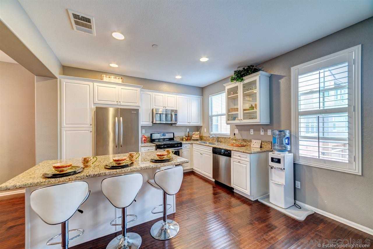 1862 Hazel Ct #1 - Photo 5 of 19