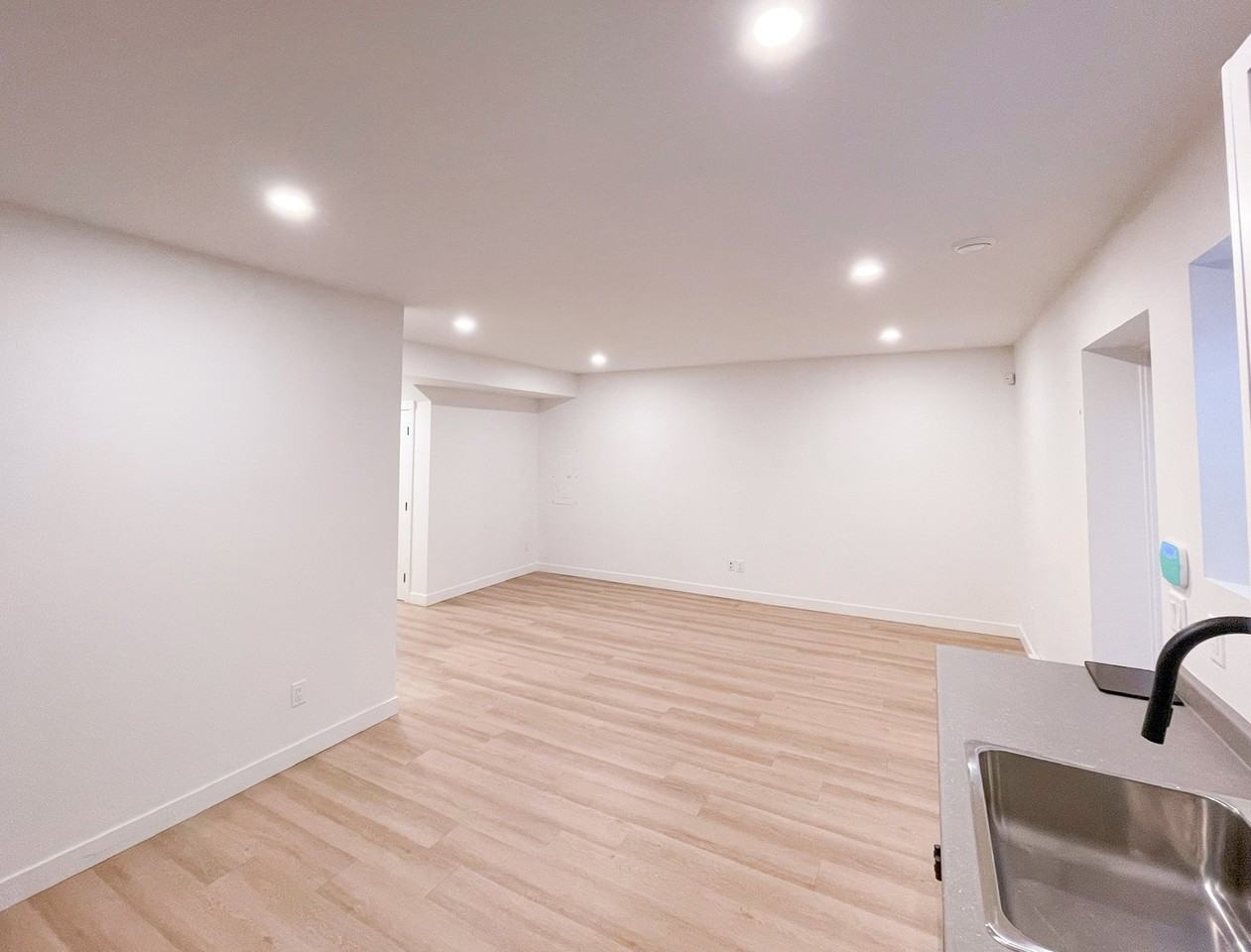 19651 75 Avenue bsmt - Photo 3 of 9