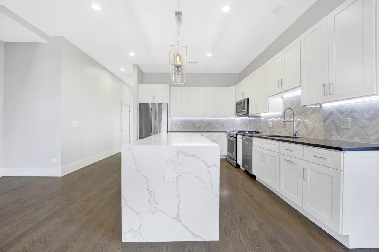 562 W 18th St #3W - Photo 2 of 29
