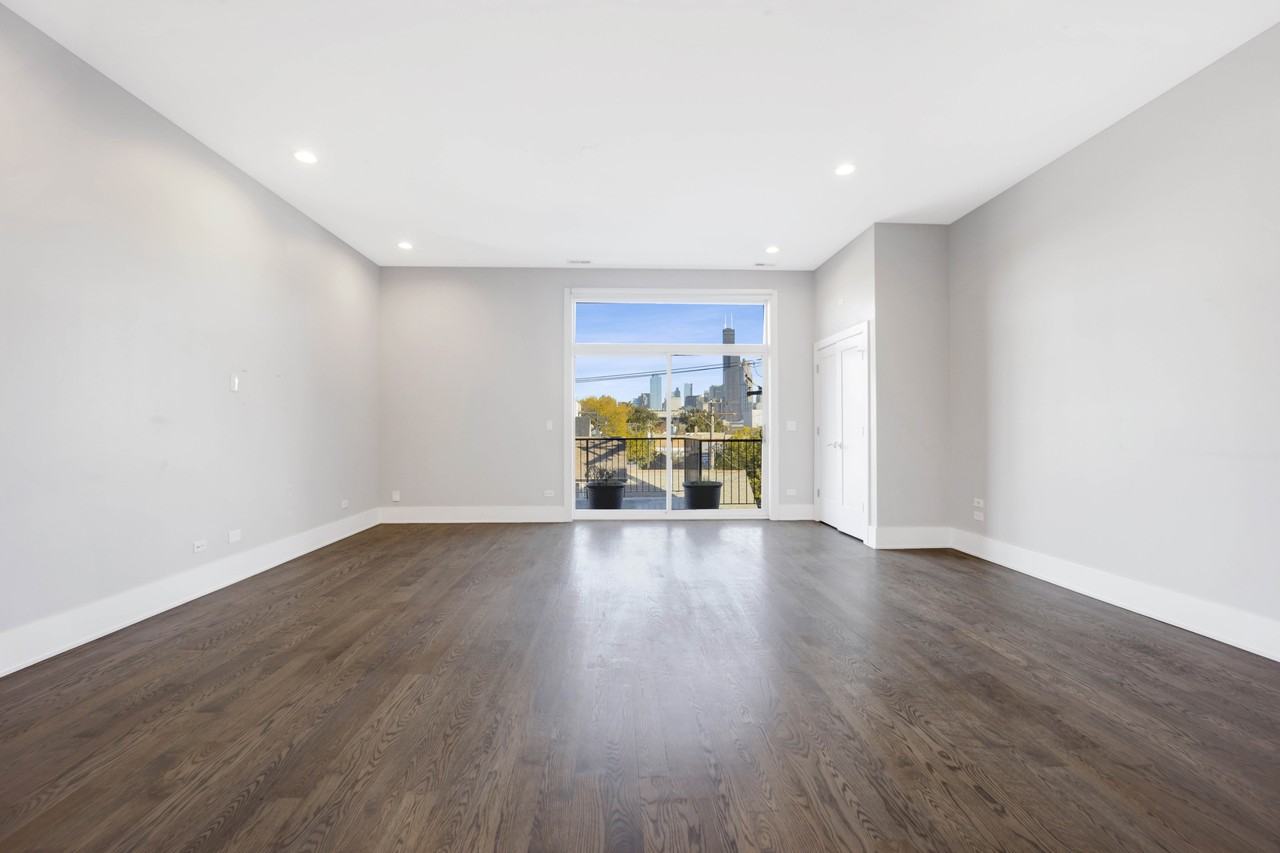 562 W 18th St #3W - Photo 7 of 29