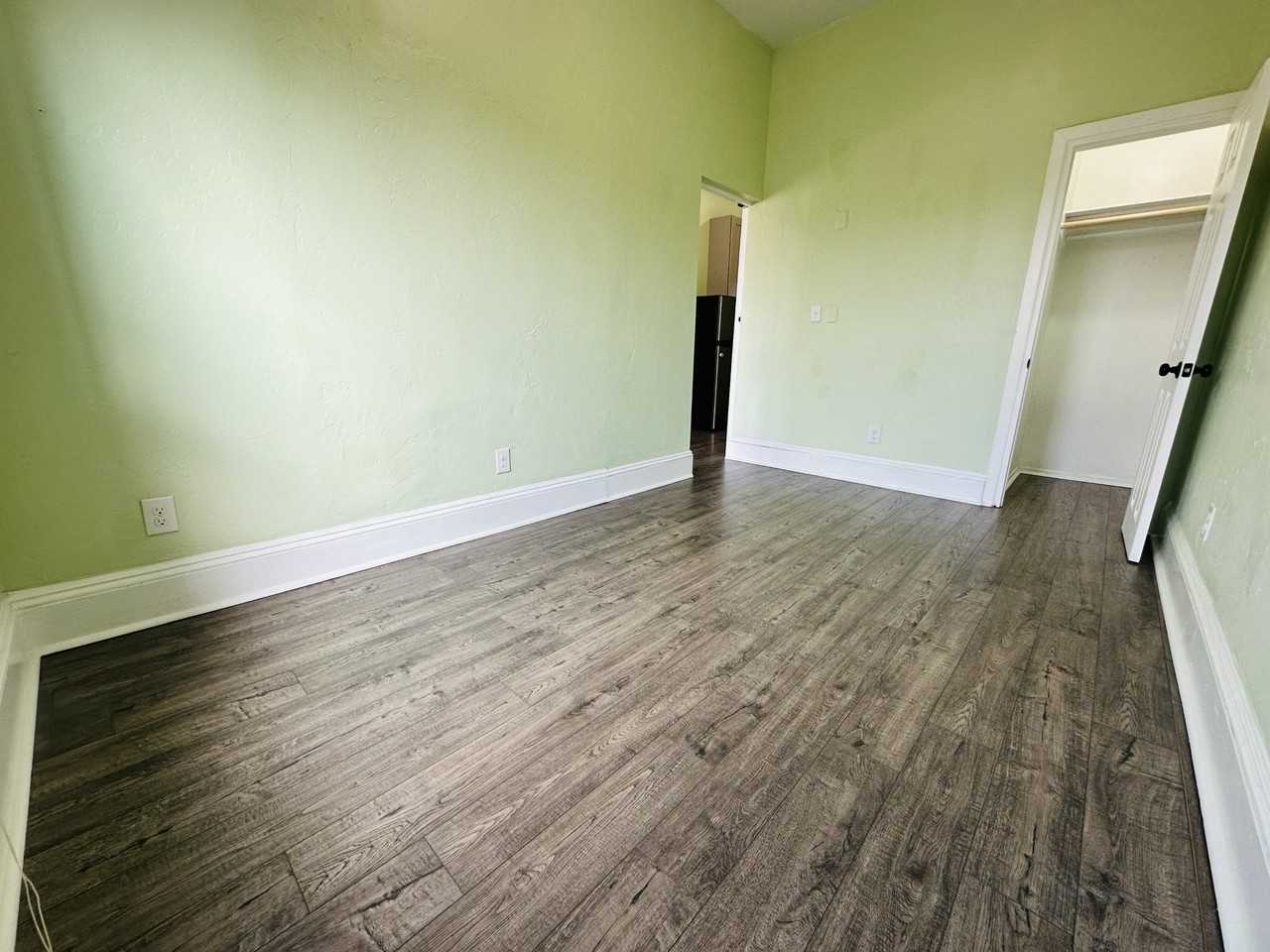 528 West Pedregosa Street #4 - Photo 3 of 10