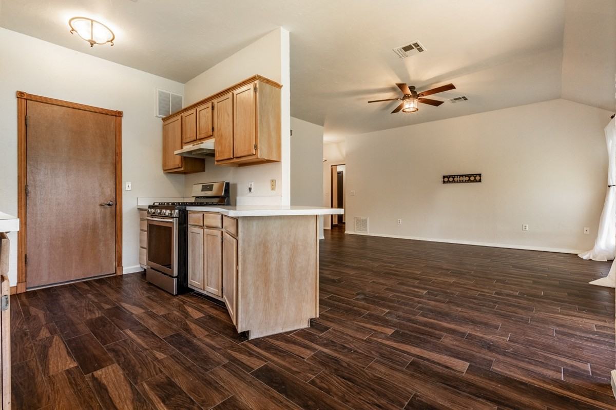 1119 Polk St #1 - Photo 5 of 19