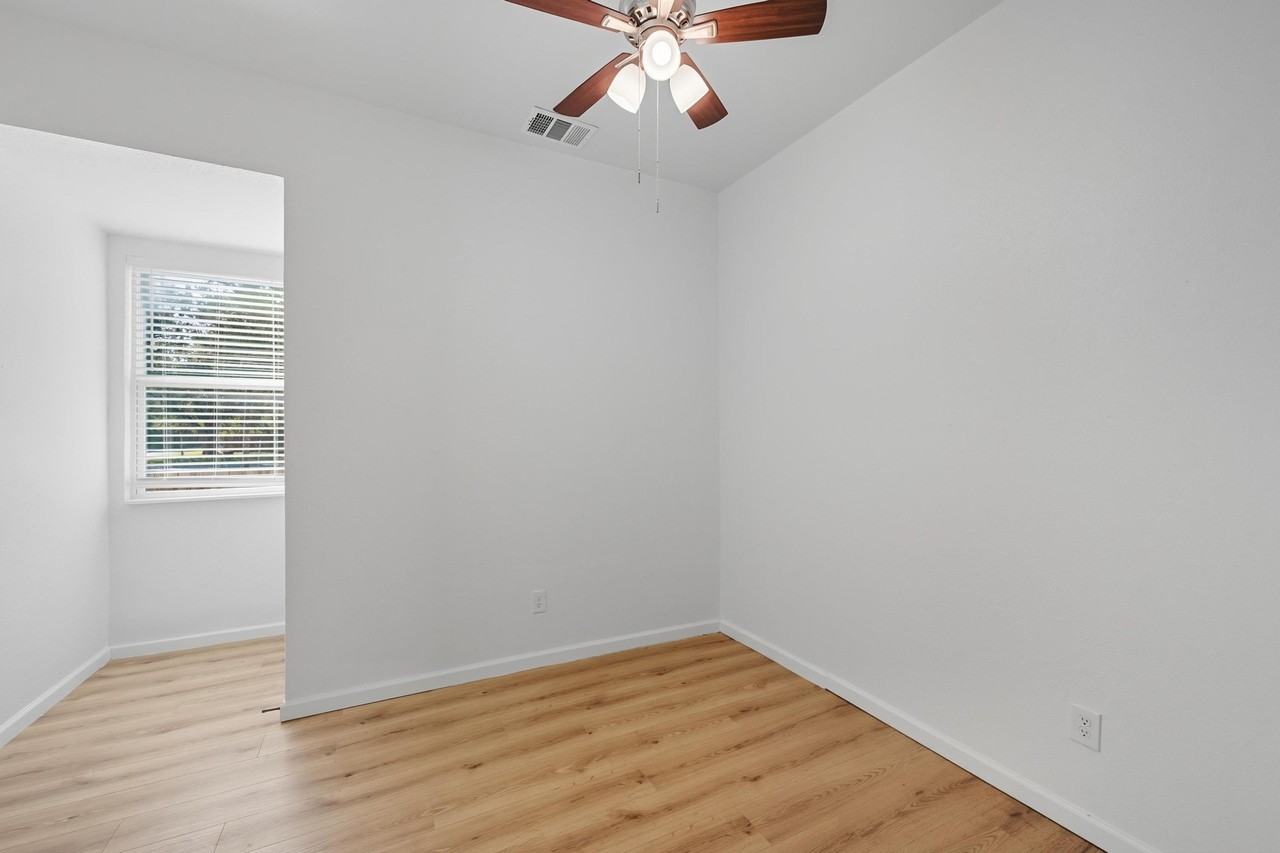 728 S Elm St #1 - Photo 4 of 20