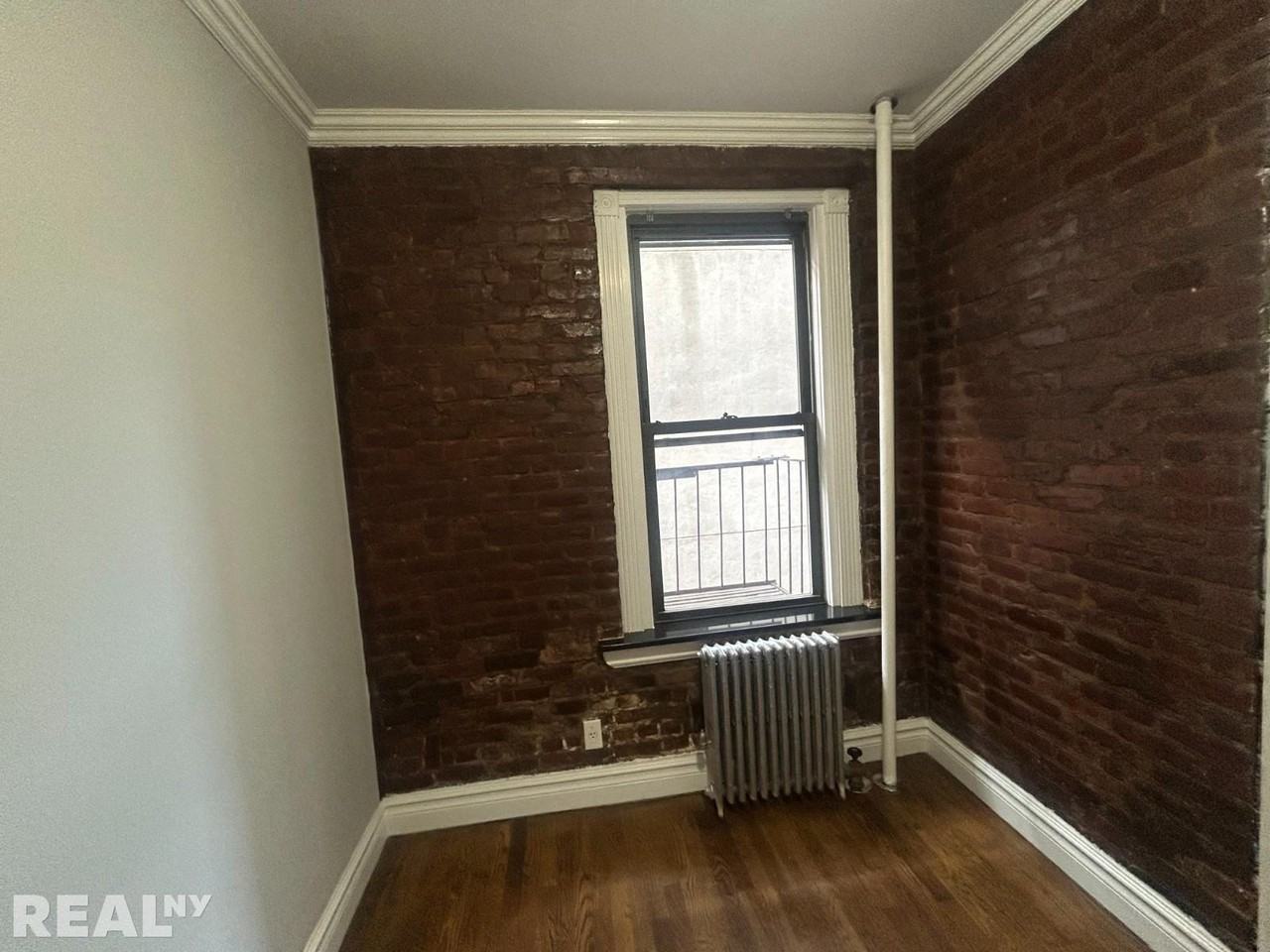 East 13th Street #5E - Photo 4 of 5