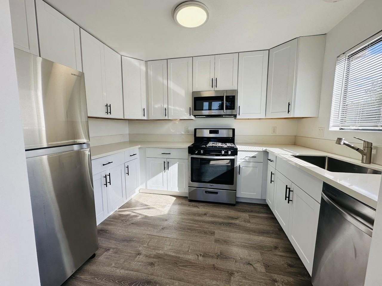 830 Olive St #830-1 - Photo 3 of 9