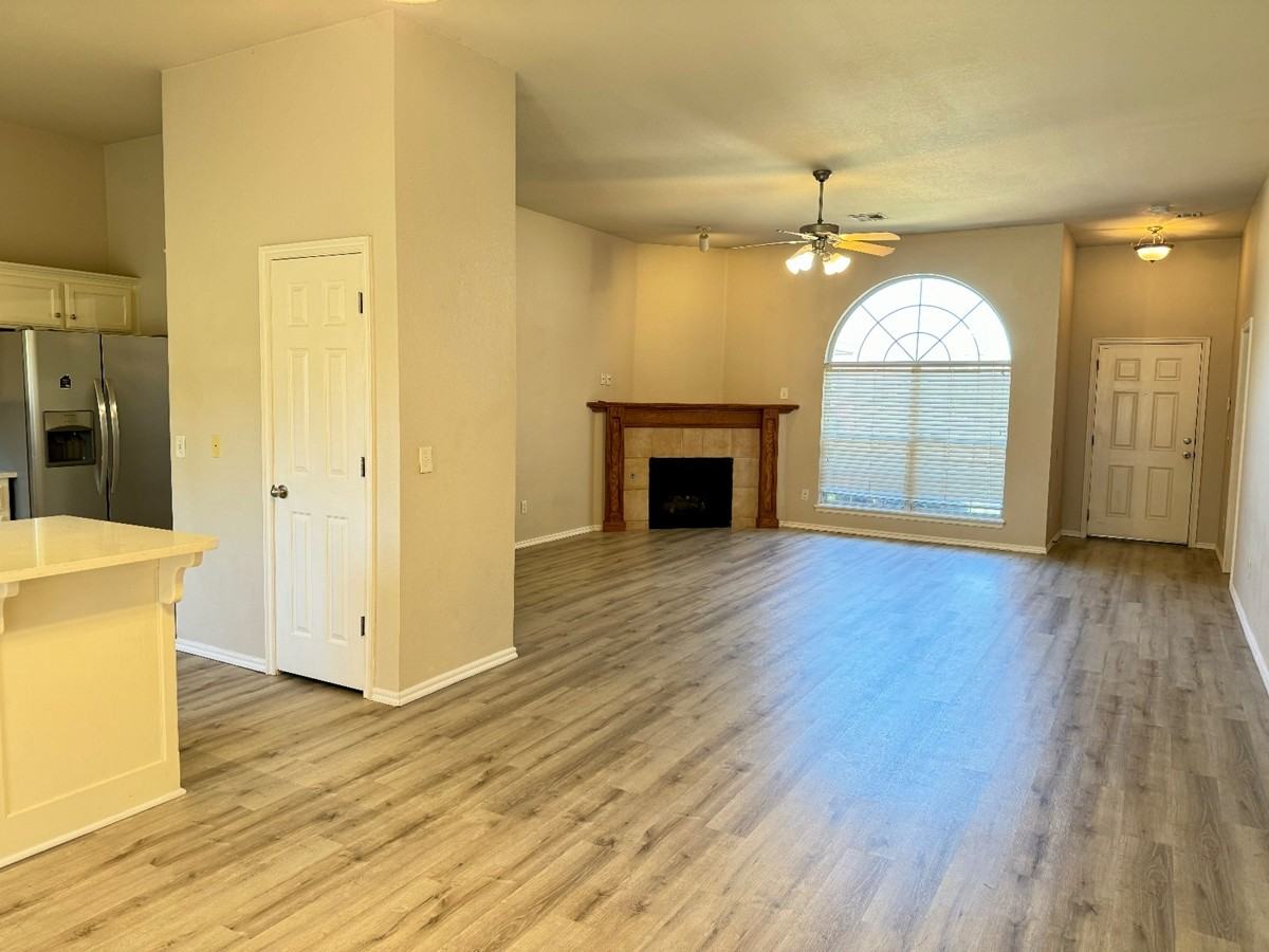 1920 Nw 173rd St #1 - Photo 4 of 31