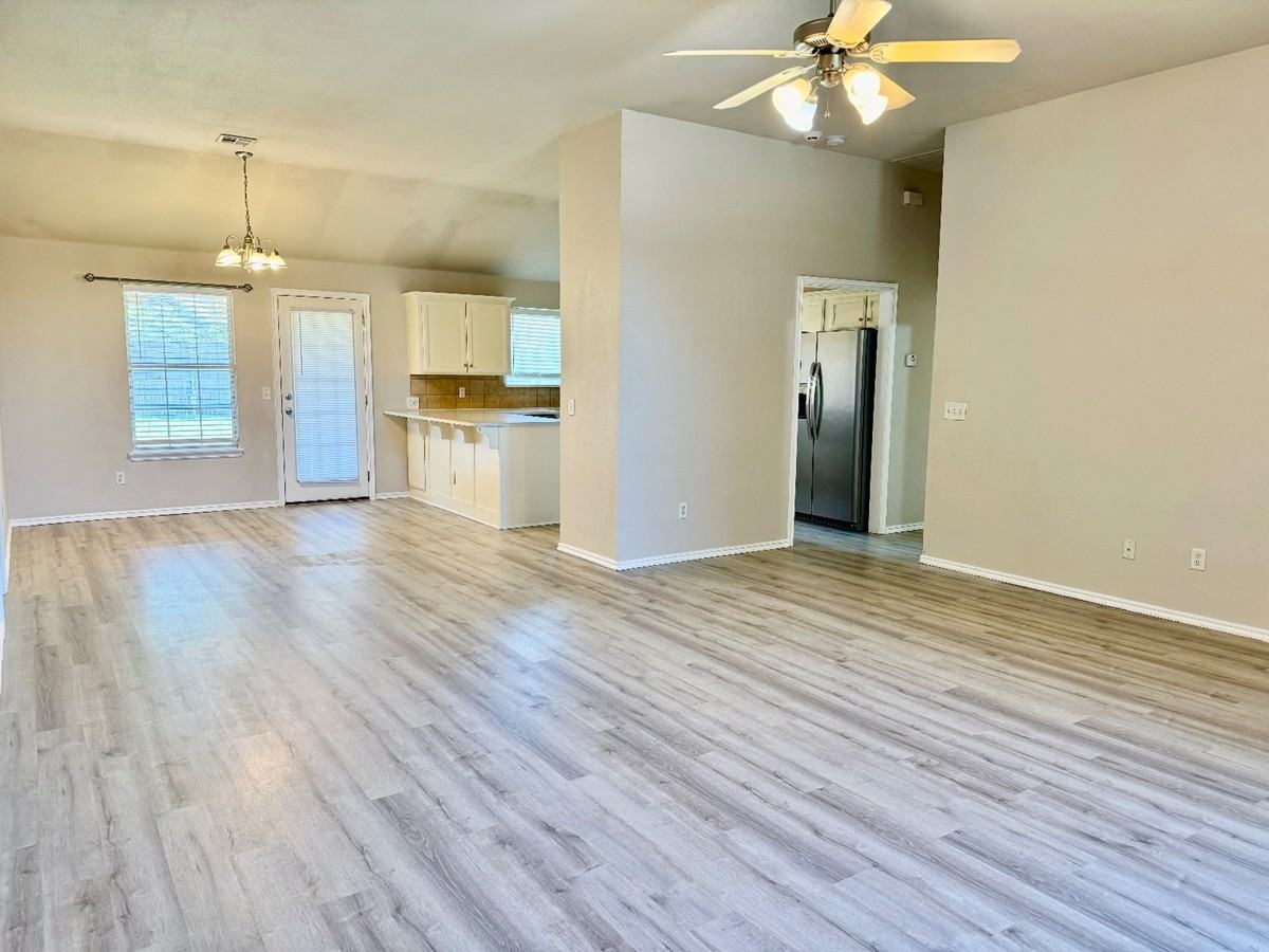 1920 Nw 173rd St #1 - Photo 5 of 31