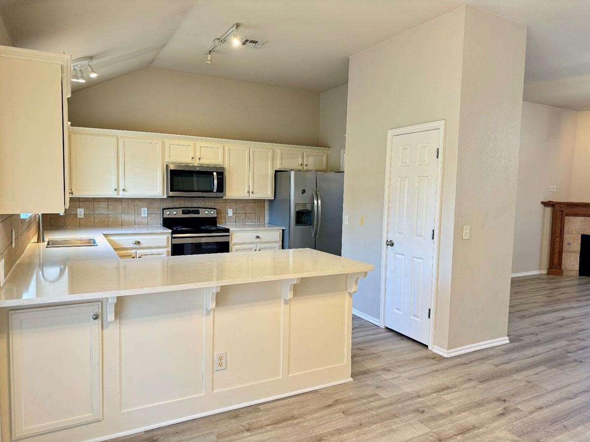 1920 Nw 173rd St #1 - Photo 7 of 31