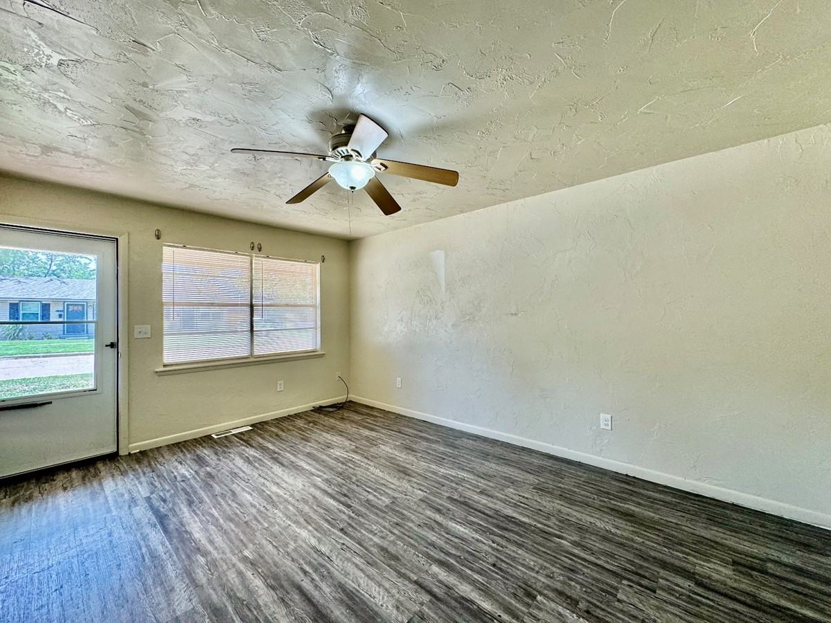 528 N Baumann Ave #1 - Photo 2 of 13