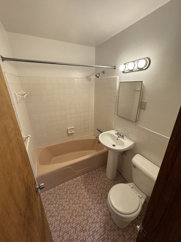 1634 Eustis Street #08 - Photo 4 of 11