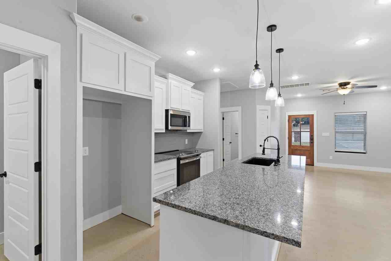 116 West Harrison Street #1 - Photo 5 of 25