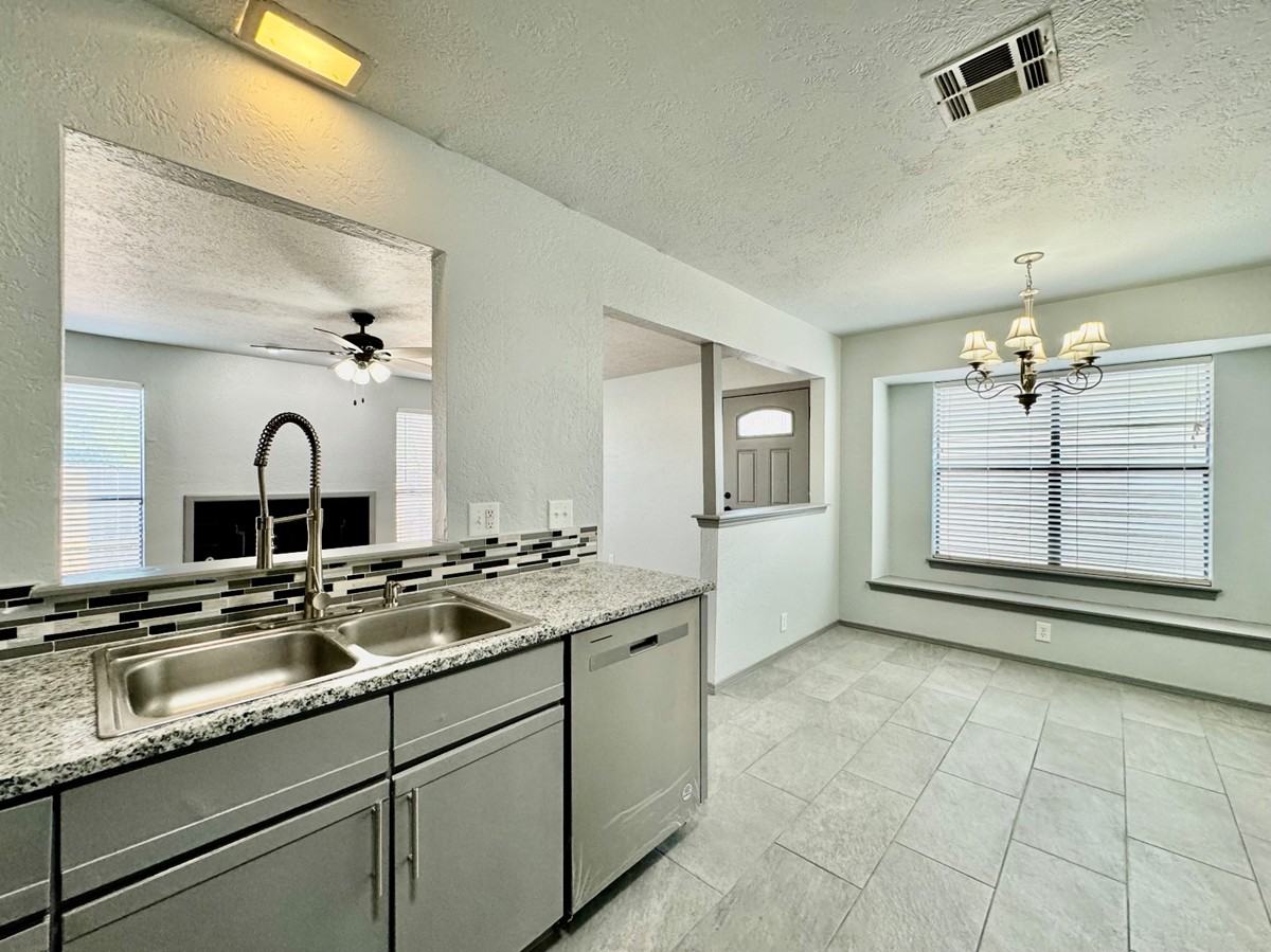 925 Swan Lake Ct #1 - Photo 6 of 24