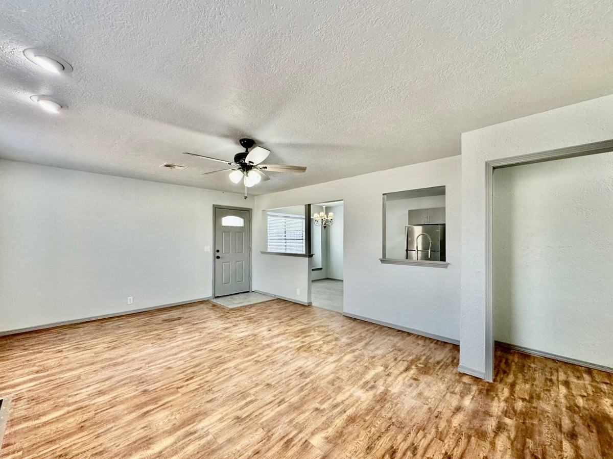 925 Swan Lake Ct #1 - Photo 7 of 24