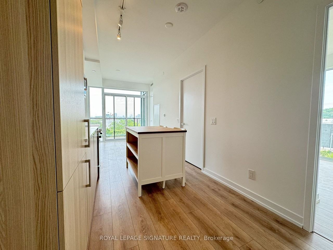 500 Dupont Street - Photo 5 of 12