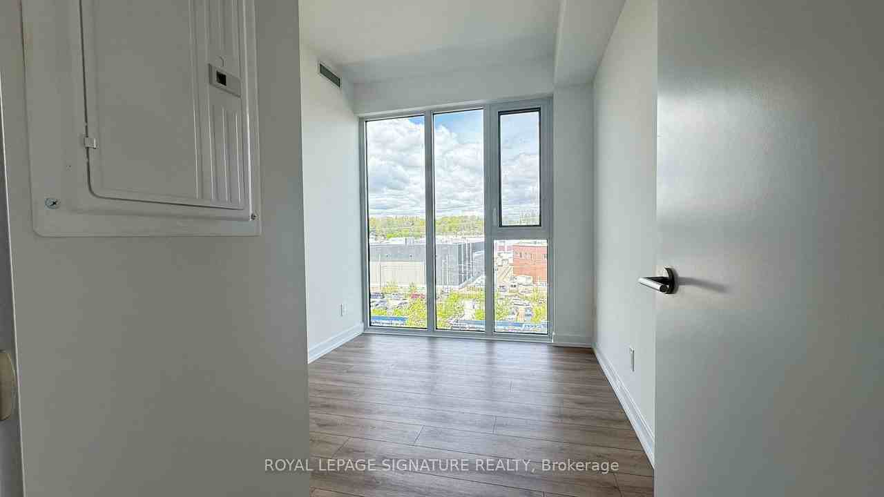 500 Dupont Street - Photo 6 of 12