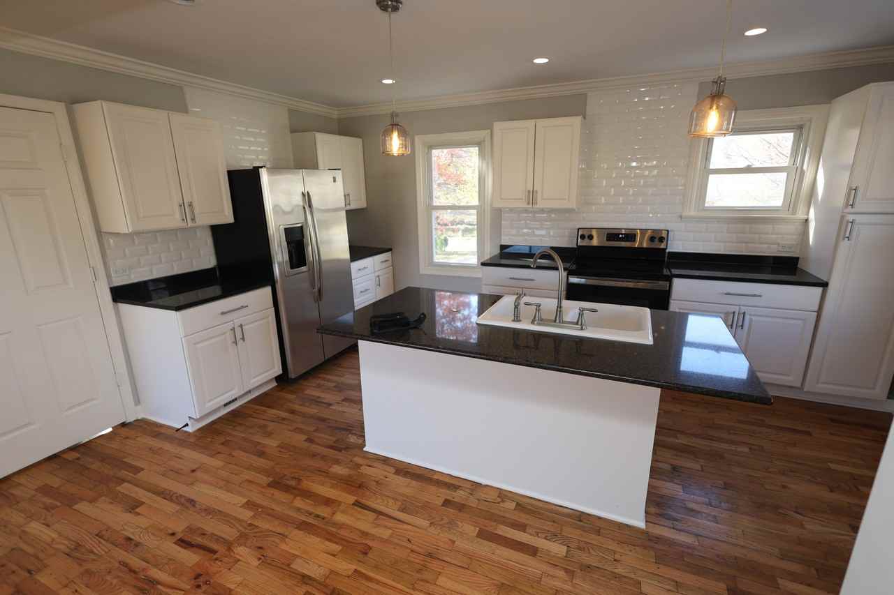 923 N 10th St #1 - Photo 3 of 8