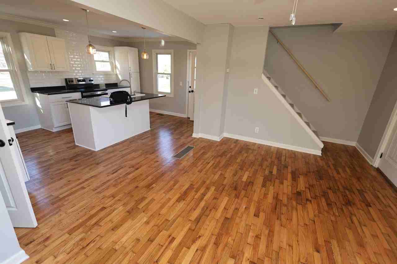 923 N 10th St #1 - Photo 4 of 8