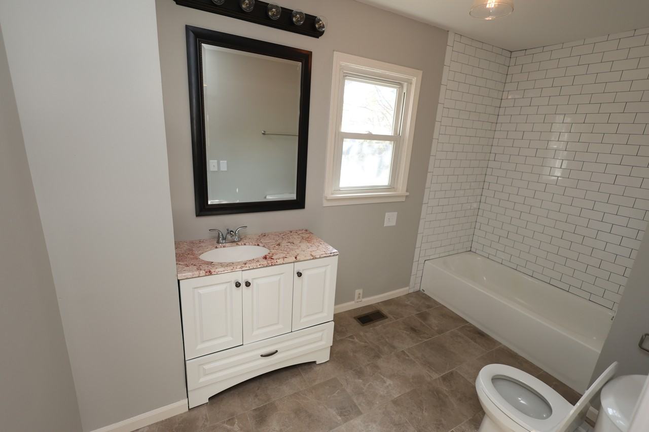 923 N 10th St #1 - Photo 7 of 8