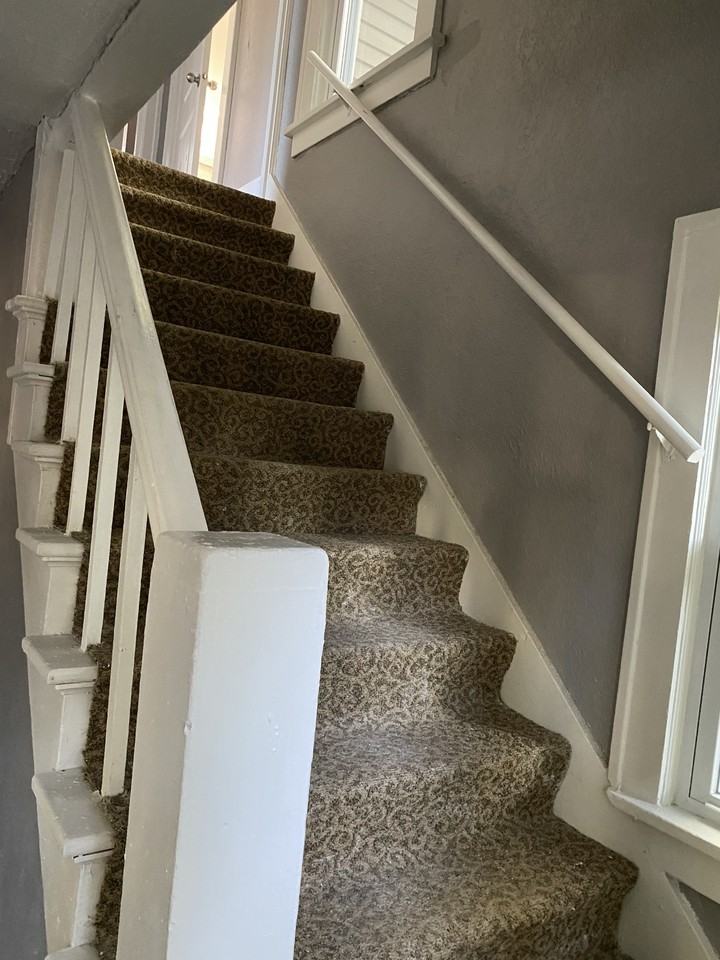 1243 Portage Avenue - Photo 4 of 8